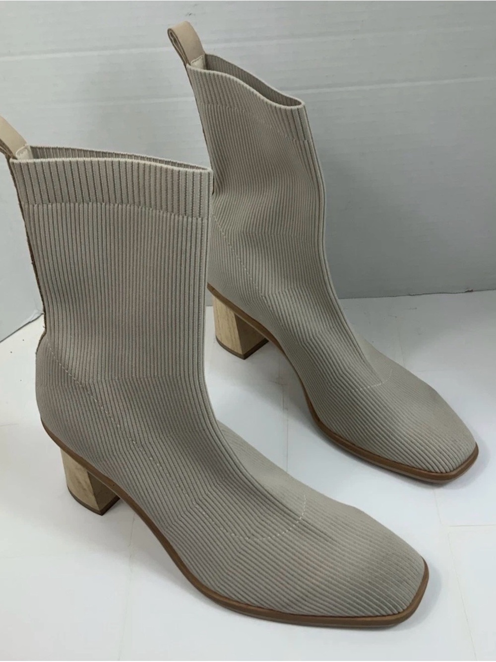 Dolce Vita Womens 9 Tan Beige Knit Stretch Sock Ankle Boots Wood Block Heel